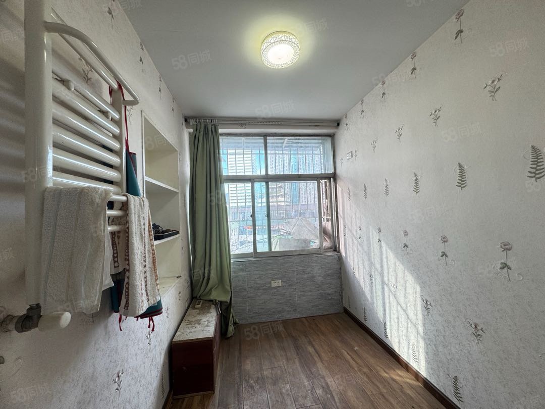 六堰文化宫3室2厅1卫110㎡南北58万