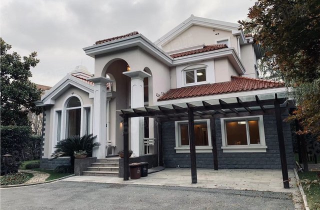 贵在虹梅别墅小独栋,私家花园400,可以改建,随  5室3厅5卫261.