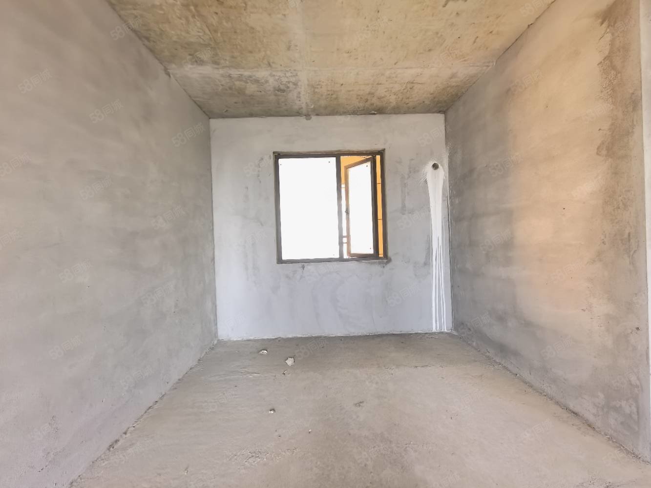 力标澴河壹号院3室2厅1卫95㎡南北39万