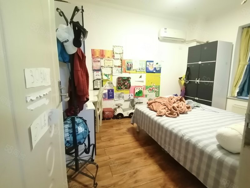 西湖明珠(孝南)3室2厅2卫141.06㎡南北73万