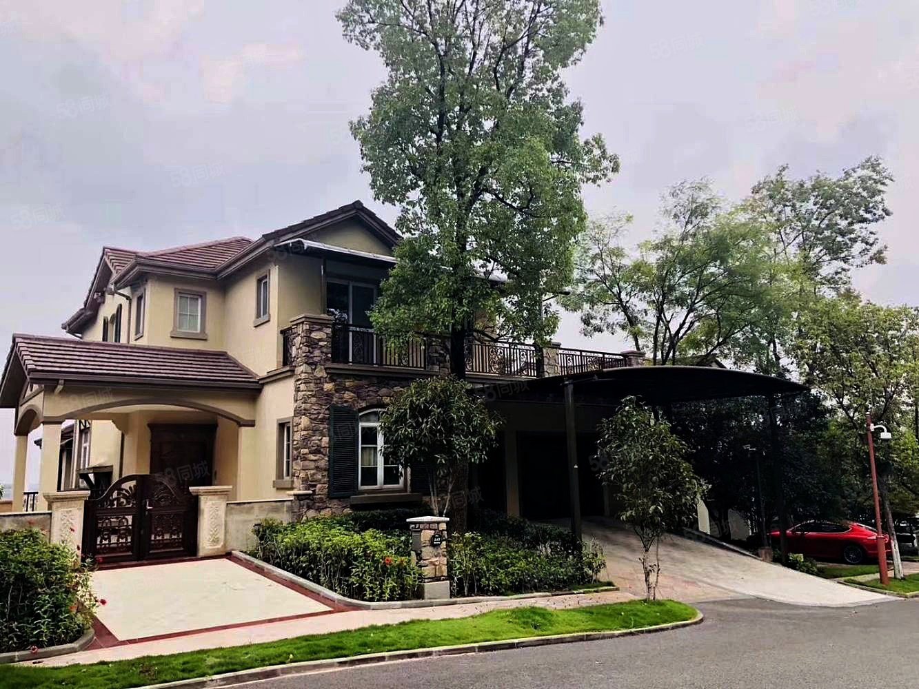 端头端头大独栋,花园三百平,业主降价甩卖,位置安静,庆隆南山高尔夫