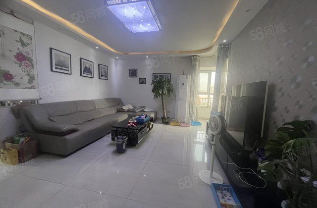 家人们，西湖馨苑新出东边户！精装3室2厅1卫！拎包入住！