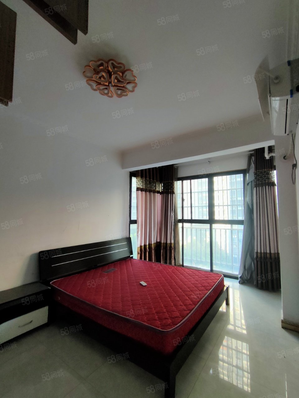 巨人印象小区3室2厅2卫128㎡南58万