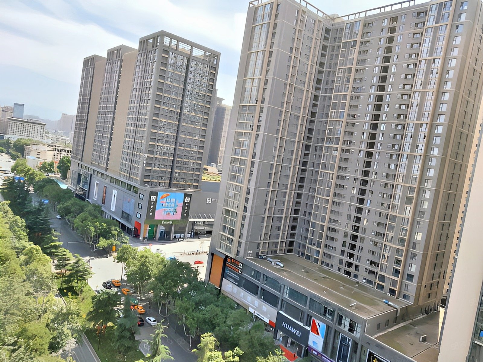 南门南稍门中贸广场三室一厅精装双气朝南随时看