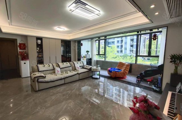 保利天悦(一期)3室2厅137.94㎡379万二手房图片