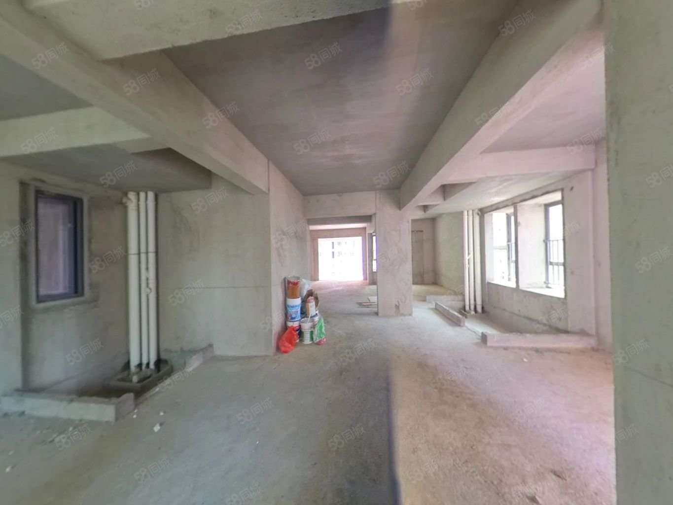 金域澜岸3室2厅3卫159㎡东南230.55万