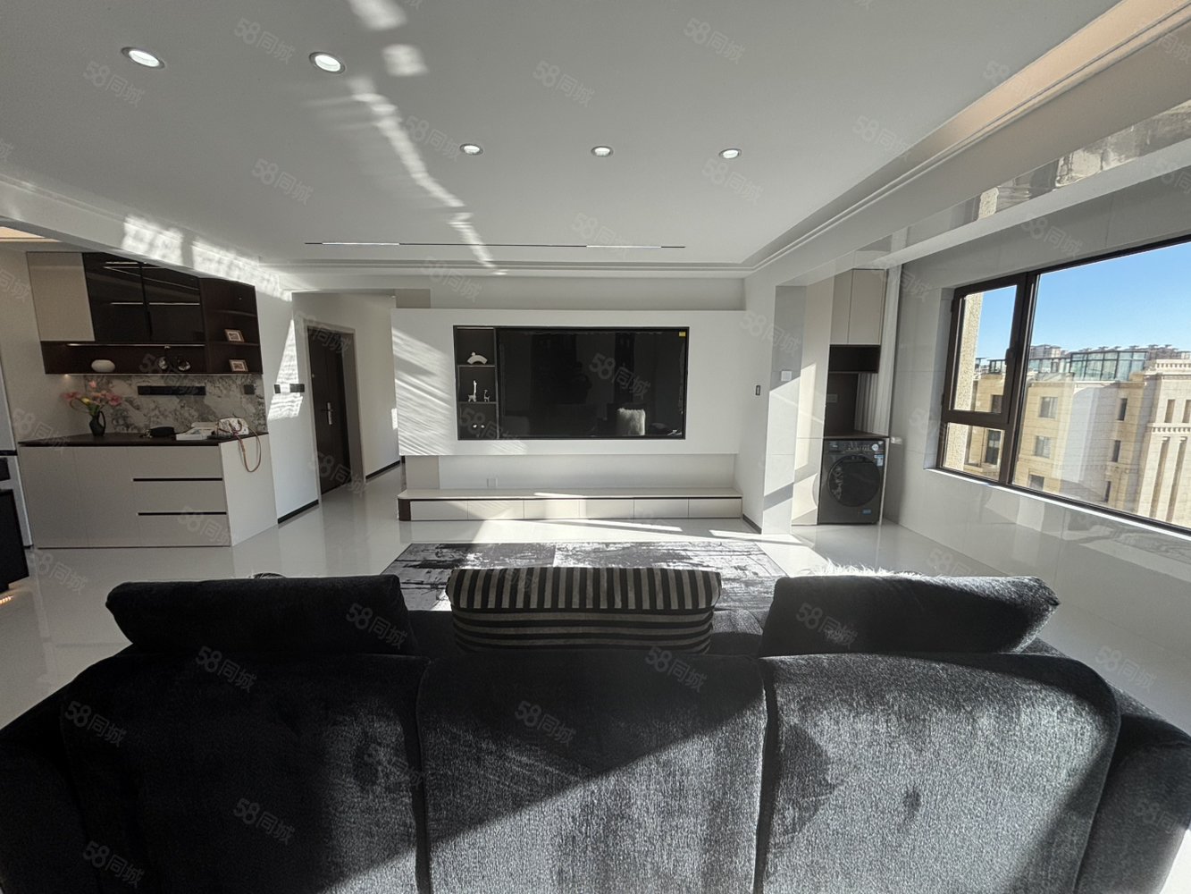 绿地斐勒公馆3室2厅2卫147㎡南北108万