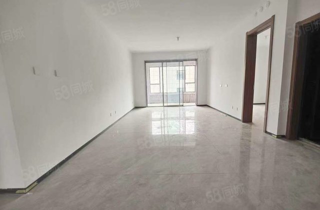 实验南四室两厅两卫三叶草，带车储仅售120来万，  一套