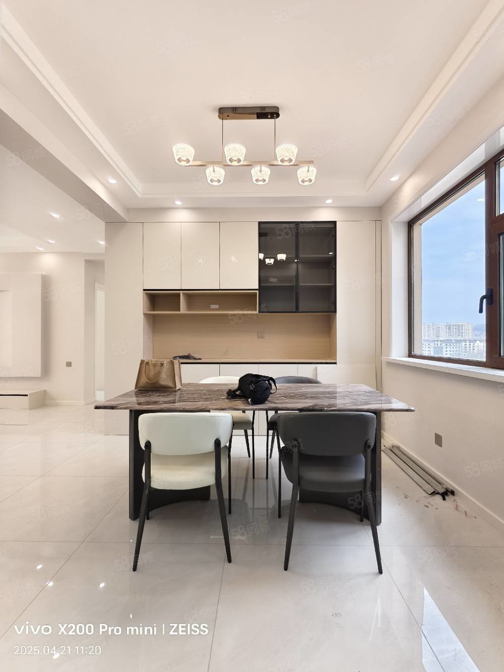 玉圭园4室2厅2卫173㎡南北93.8万