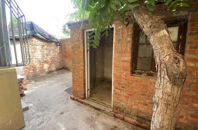 三中 北邻  市医院家属院 附近 一楼带院 昌华小区 东昌