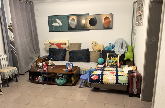 市医院南邻，  北顺，孝心一楼，停车方便，送大地下室，送车位