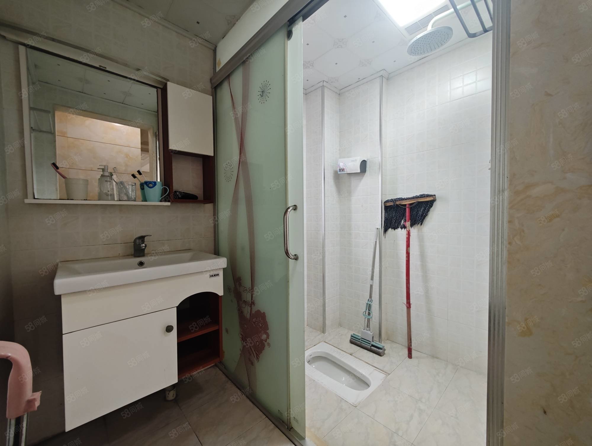 共和名城6室4厅4卫126㎡南80万