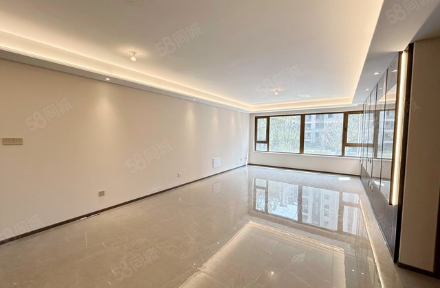 龙湖天璞4室2厅141.19㎡139万二手房图片