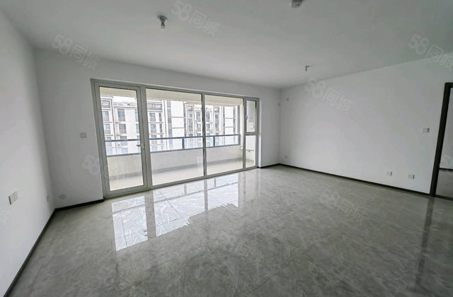 开发区嘎嘎新的小区 大宽厅 双阳台  带车位储 双卫