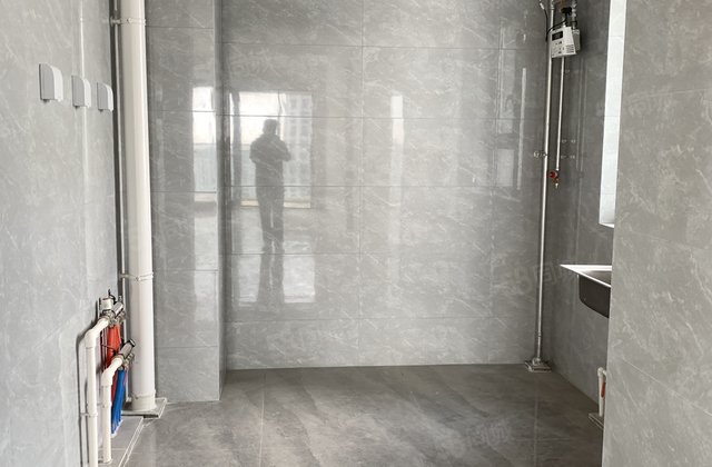 好楼层，城市芳华，带车储，着急卖随时看房，价格可谈