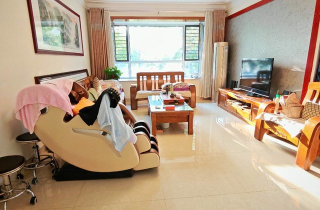 市民中心 六中 高档小区 单价八千 昌润莲城 车位地下室