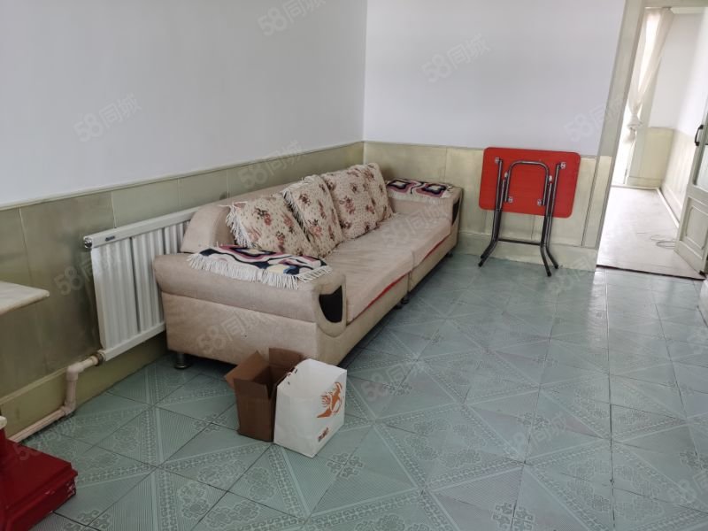 新建分局家属楼2室1厅1卫62㎡南7万