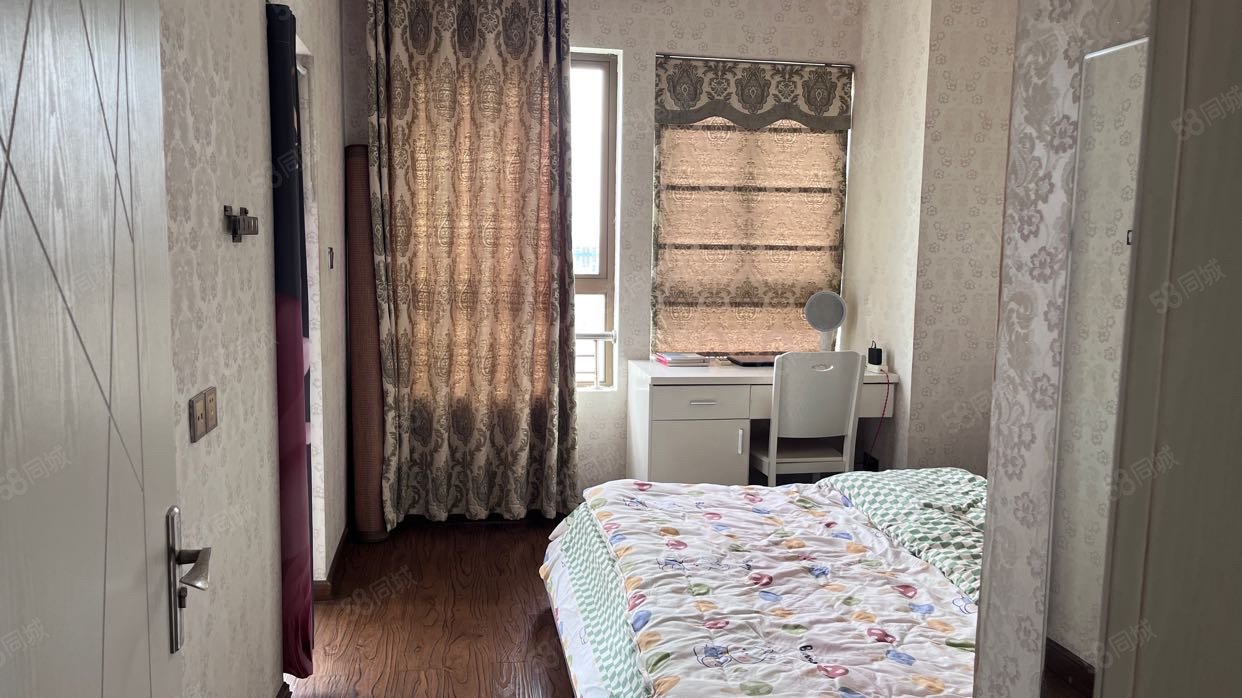 鑫业晶典2室2厅1卫77.7㎡南79.8万