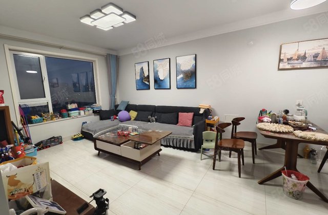 新出昌润莲城 带车位储藏室，双卫格局 精装修