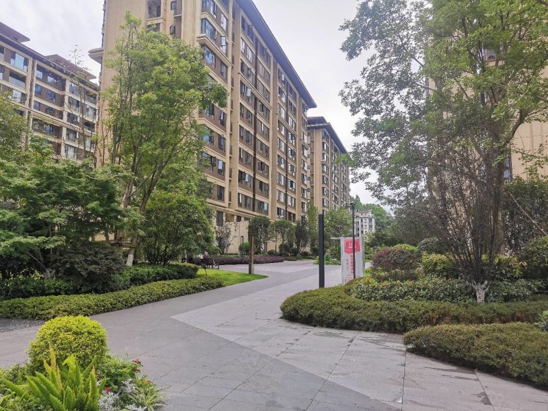 五星五星,环境优美,房东诚心出售,领地兰台府-南充58同城