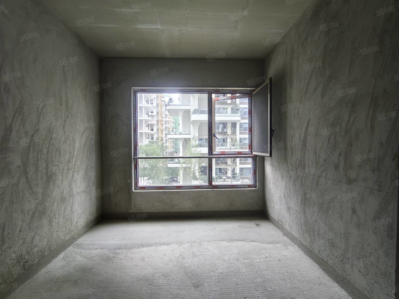 国瑞麓林府4室2厅3卫142㎡南北125万