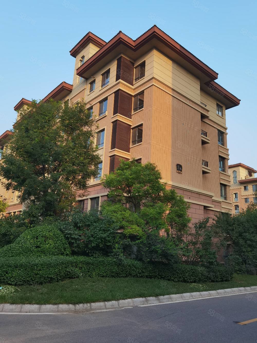 荣盛兰亭苑3室2厅1卫78㎡南65万