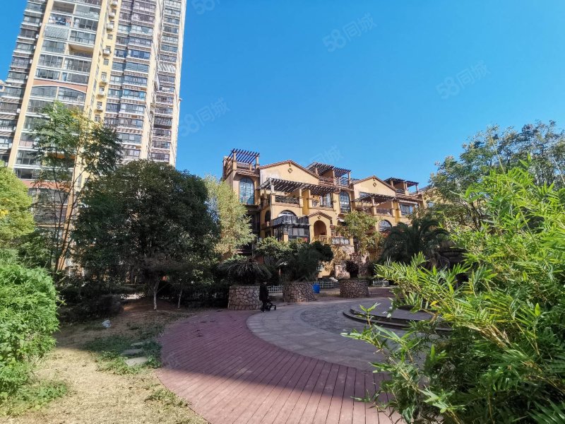 海韵天城3室2厅2卫138.18㎡南北82.8万