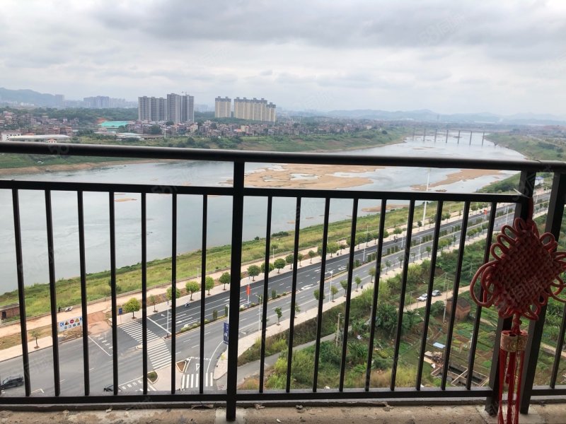 水云天,浅水湾附近滨江学府3房2厅2卫,彰泰滨江学府-梧州58同城