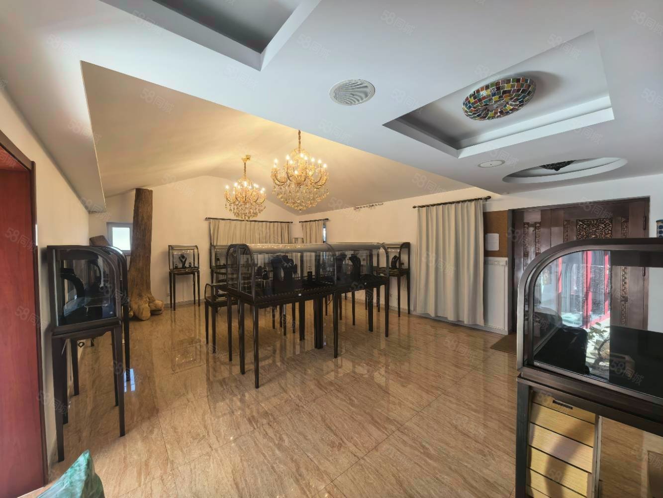 歐陸苑5室4廳5衛(wèi)236㎡南北3600萬(wàn)