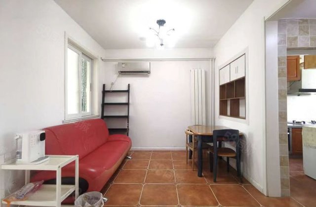 文轩本部   一路之隔单位家属院，随时看房