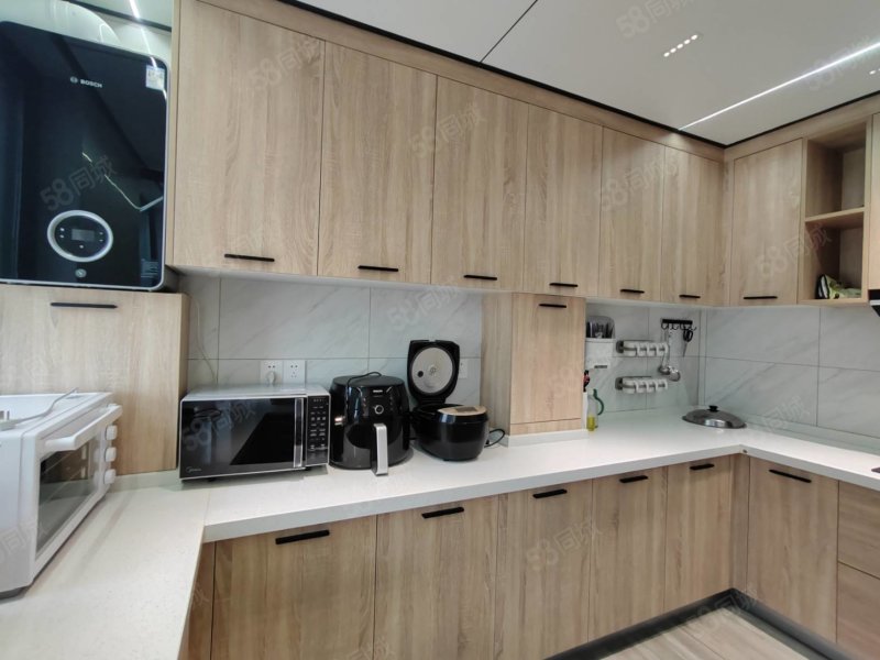 23中旁鑫岸水郡中层148平三室两厅双卫精装明厨明卫通透户型