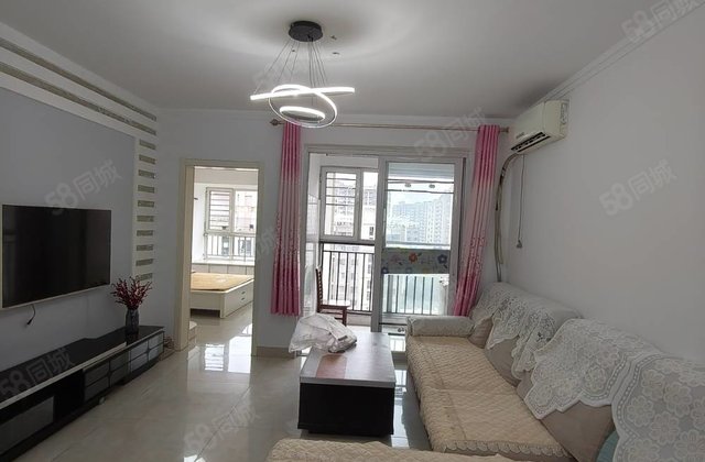 新出光明  附近，精装修12楼二室两厅，南北通透，随时看房。