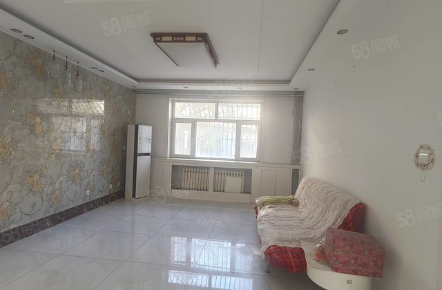 湖边100 单位家属院，三室朝阳精典户型，步梯一楼，全明户型