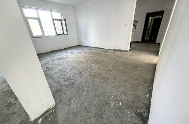 金柱绿城 商圈成熟 精装修 双卫 近医院 次新房