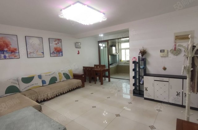 香江嘉明香格里单价5千多精装三室免大税带储藏室随时看房有钥匙