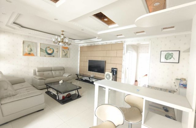 急售,二中附近,消防队家属院精装修,好楼层,带车位,免大税,