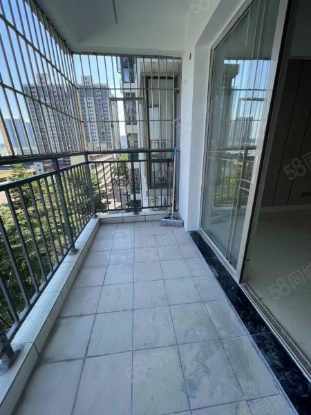 宝湖新村2室2厅1卫70㎡东南124.8万