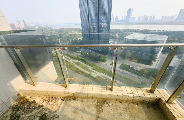 南沙金茂湾4室2厅136㎡320万二手房图片