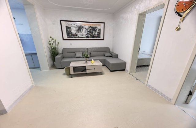 湖北小区   一楼带院子  院子有外开大门   随时可看