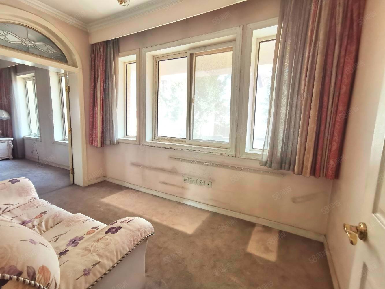 楓露皇苑8室3廳4衛(wèi)432.7㎡南北1600萬