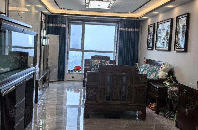 龙帝花园3室2厅133.4㎡89万二手房图片