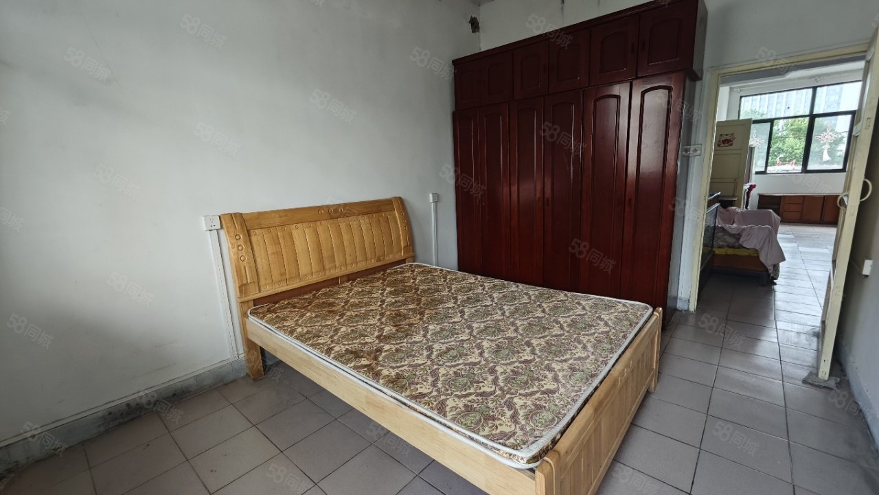 沿河小区2室2厅1卫50㎡南北17万