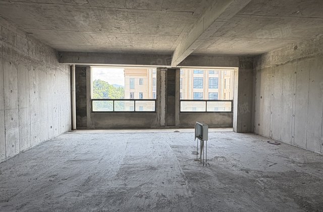 天悦莲馨4室2厅142.96㎡160万二手房图片