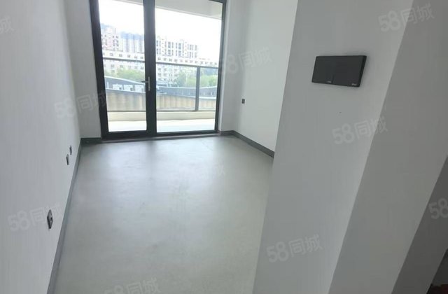东昌壹号院 带车位 中间楼 不临街 四室两厅三卫