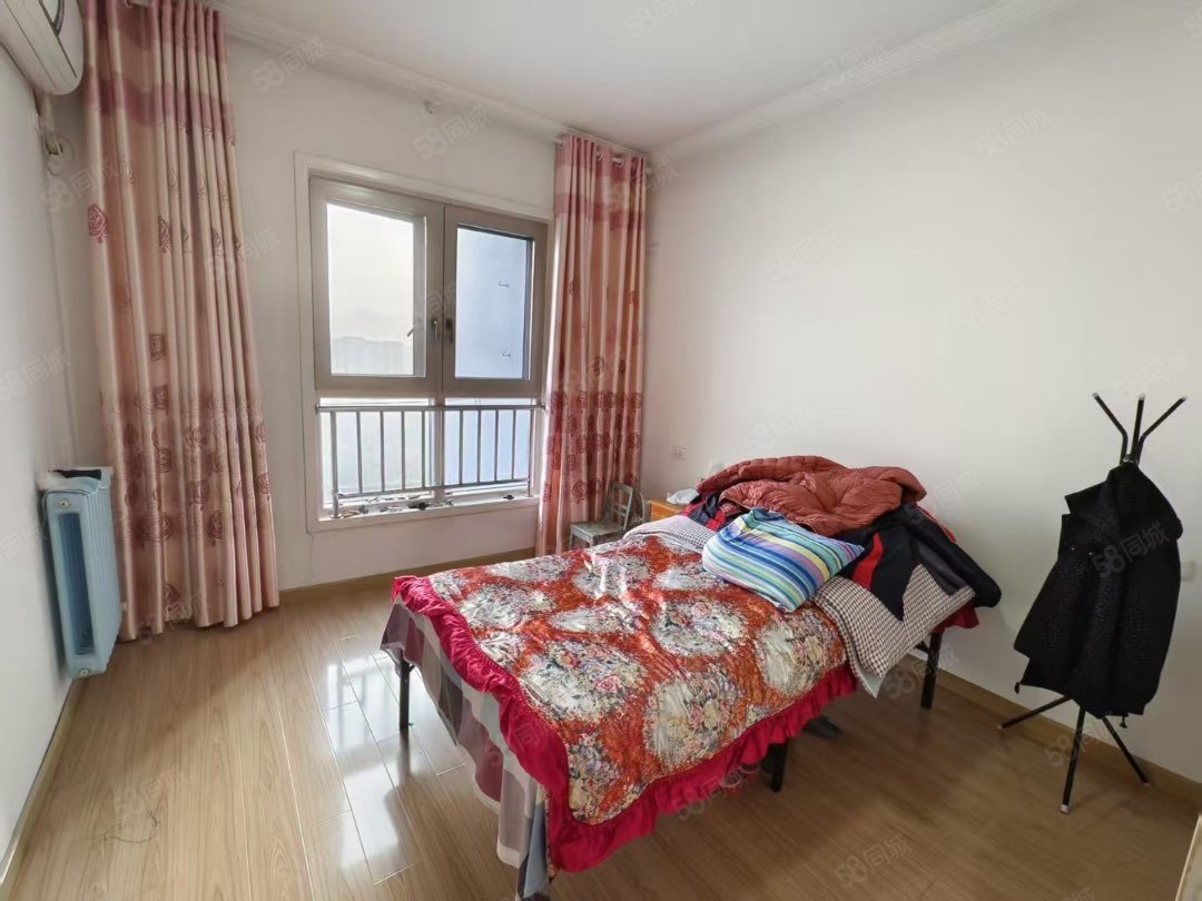 观岳广场2室2厅1卫76㎡南北41.6万