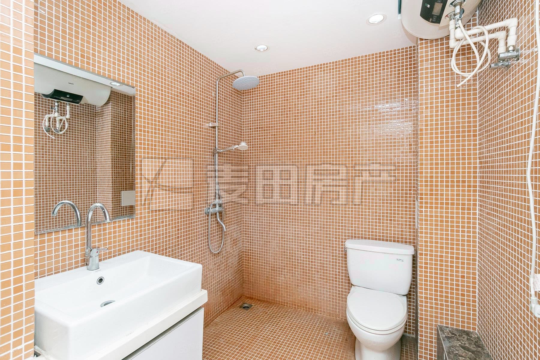 首城國際1室1廳1衛(wèi)69.68㎡東南450萬