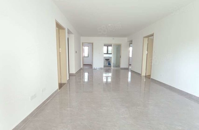 儒辰辰悦，东边户，四叶草户型，走一手手续，没有大税