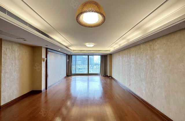 深蓝广场4室2厅182.02㎡950万二手房图片