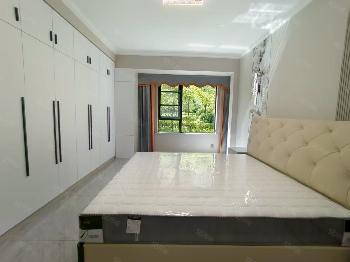 招商兰溪谷4室2厅2卫130㎡南北108万