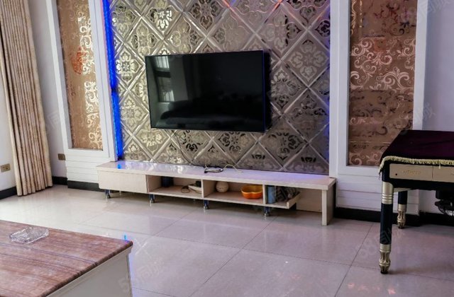 龙凤花苑3室2厅127㎡36万二手房图片